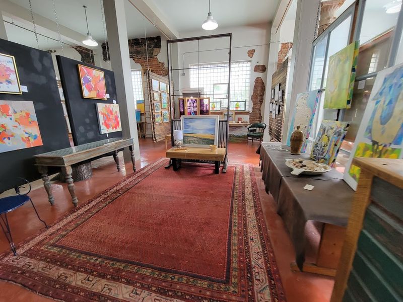Memorial Bridge Marketplace and Local Artists