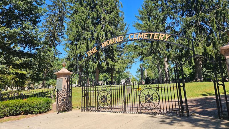 Mound Cemetery And The Quiet Sense Of Time Mound Cemetery And The Quiet Sense Of Time