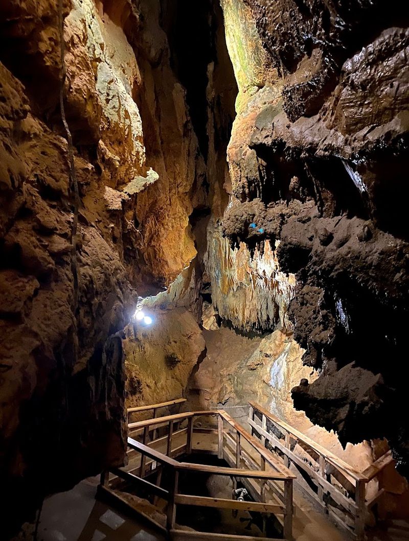 Natural Bridge Caverns