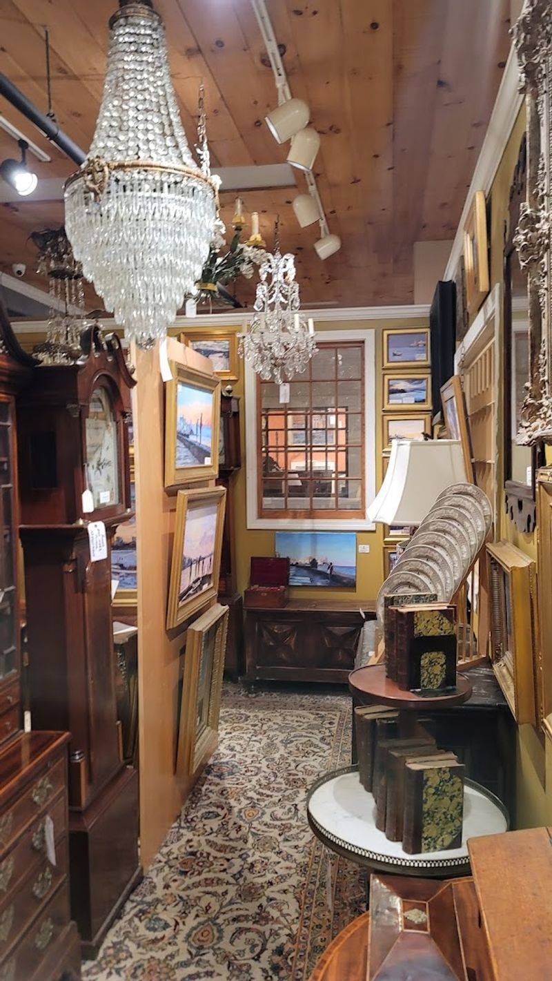 New Hampshire Antique Co-op (Milford)