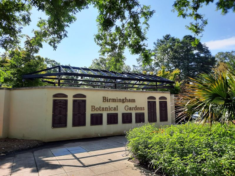 On-Site Cafe, Gift Shop, and Everything You Need for a Full Day Out