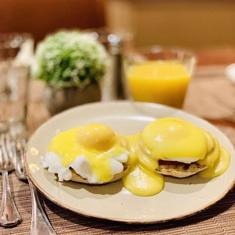 On-Site Dining at Garden Cafe, Niko Niko, and Cuda Kitchen