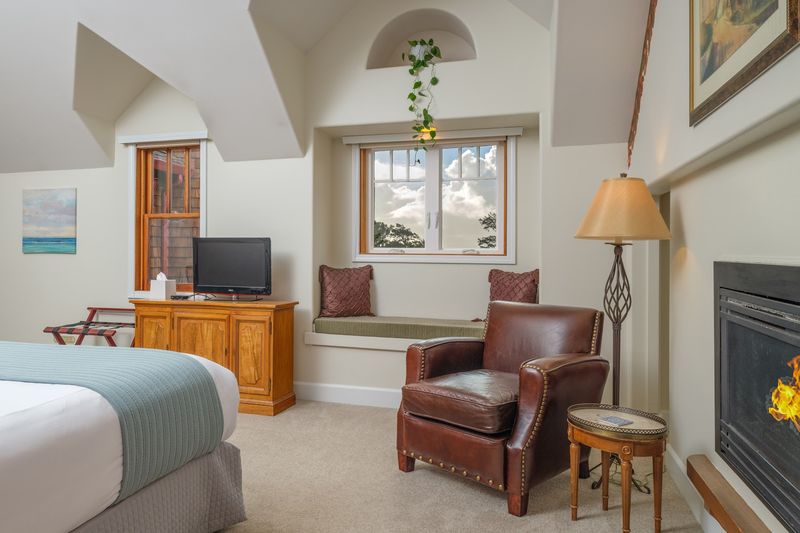 Only 10 Rooms Available