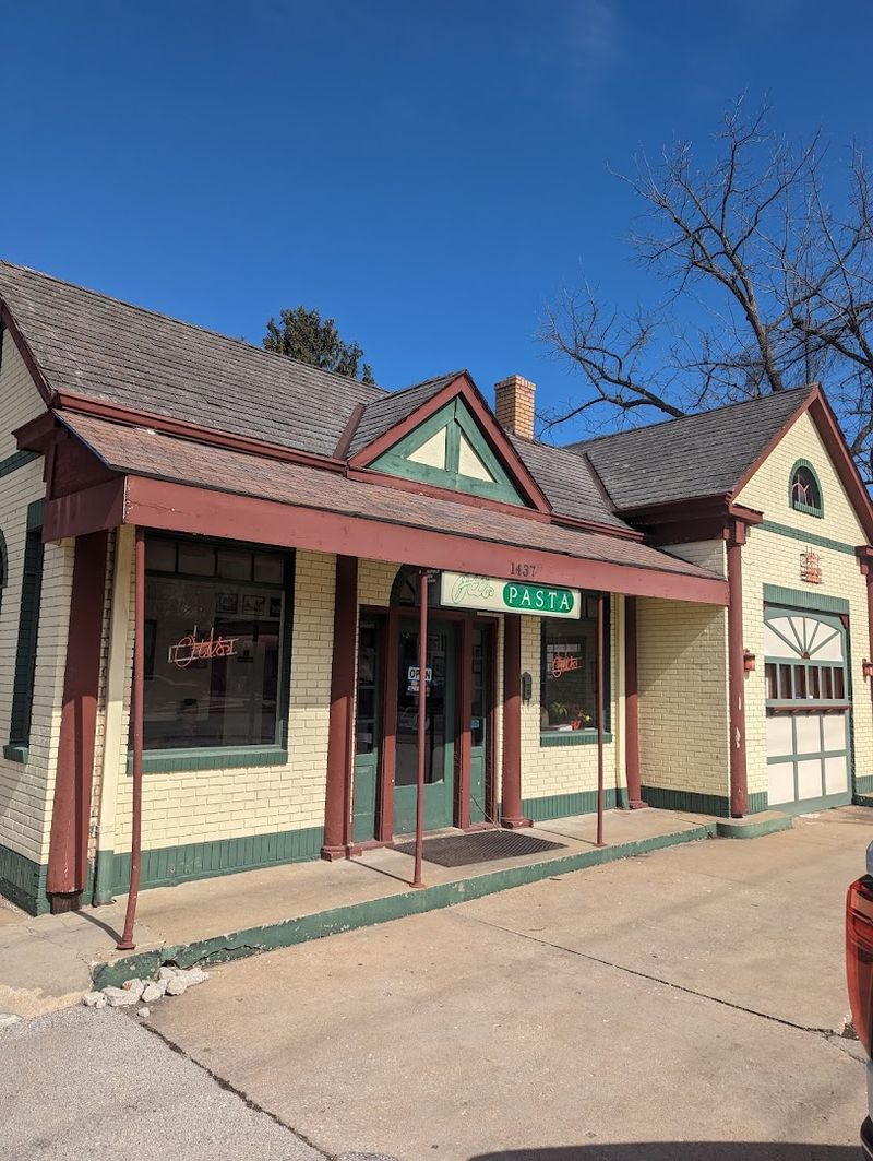 Ott's Pasta in Springfield Won the Local Crunch Competition