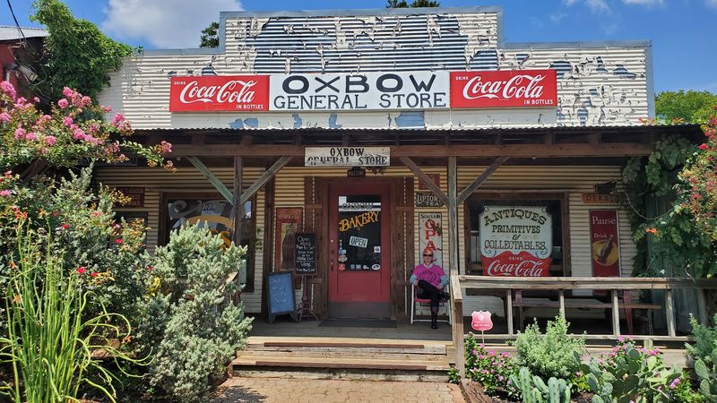 Oxbow Bakery and Antiques, Palestine
