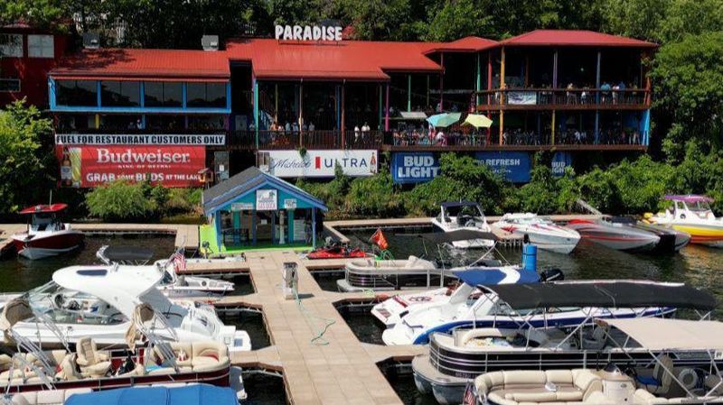 Paradise Waterfront Restaurant & Bar Paradise Waterfront Restaurant & Bar