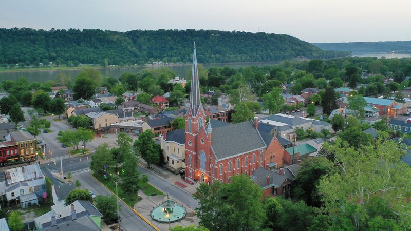 Peaceful Small-Town Living That Actually Lives Up to the Description Peaceful Small-Town Living That Actually Lives Up to the Description