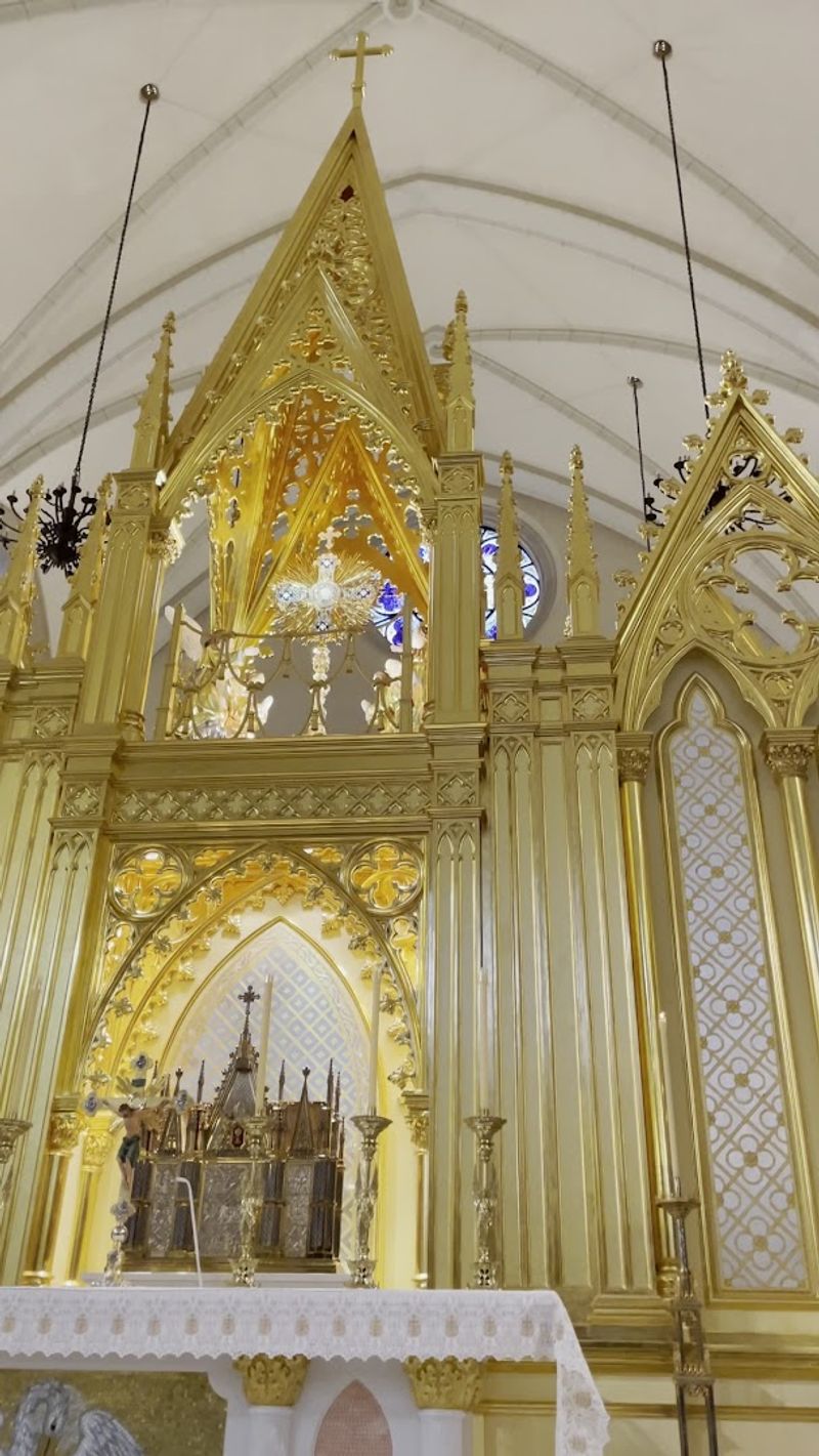 Perpetual Adoration and the 7.5-Foot Gold Monstrance
