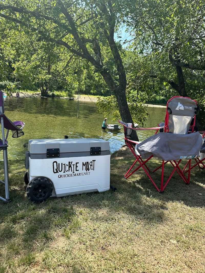Picnic Areas and Shady Spots Along the Water