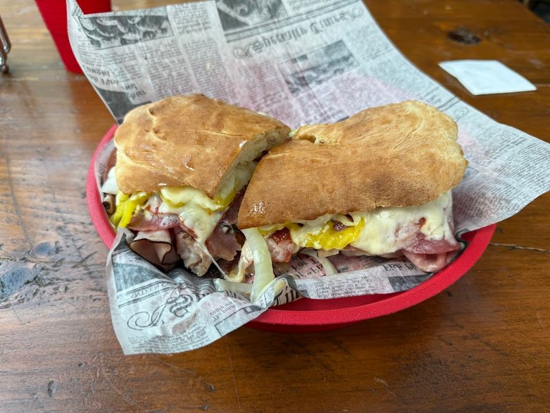 Pigeon Forge Deli – Tennessee