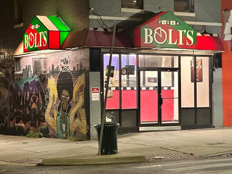 Pizza Boli's