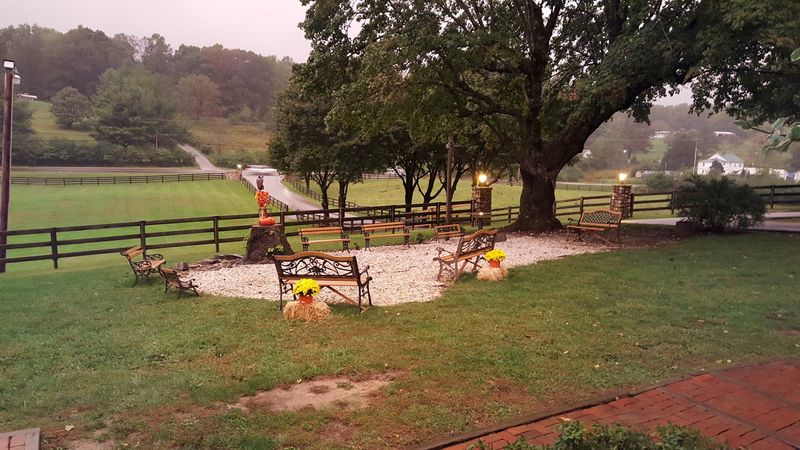 Plan Your Visit to The Homeplace Restaurant in Catawba