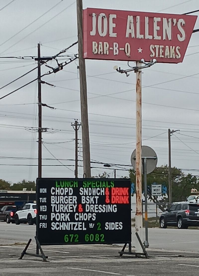 Planning Your Visit to Joe Allen's Pit Bar-B-Que