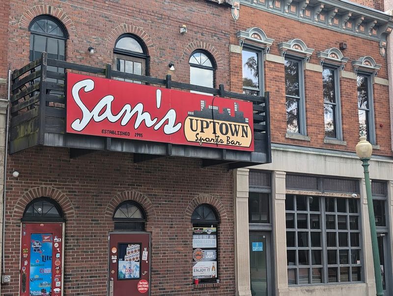 Planning Your Visit to Sam's Uptown Café