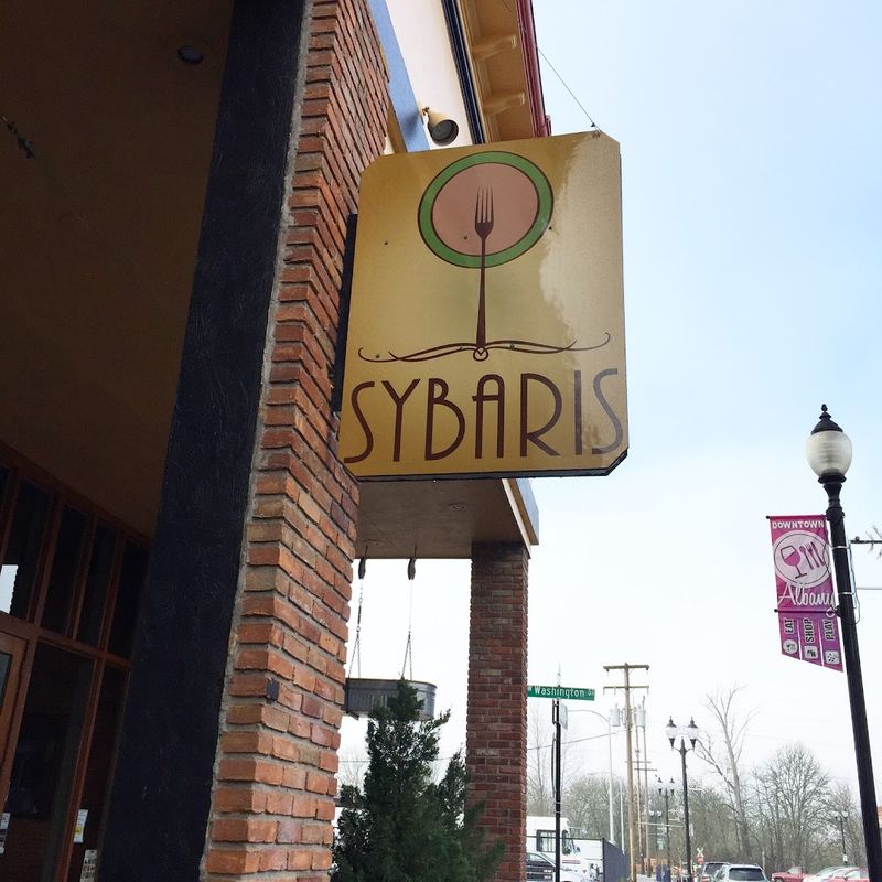 Planning Your Visit to Sybaris Bistro