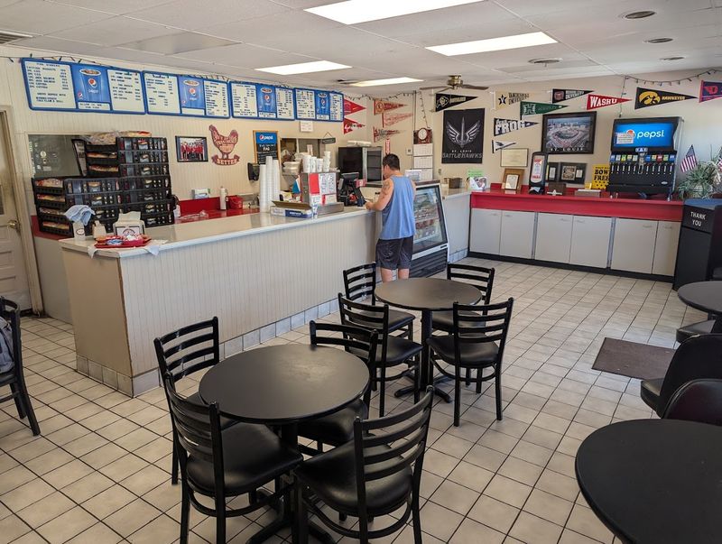 Porter's Fried Chicken in St. Louis Feels Like a Missouri Institution