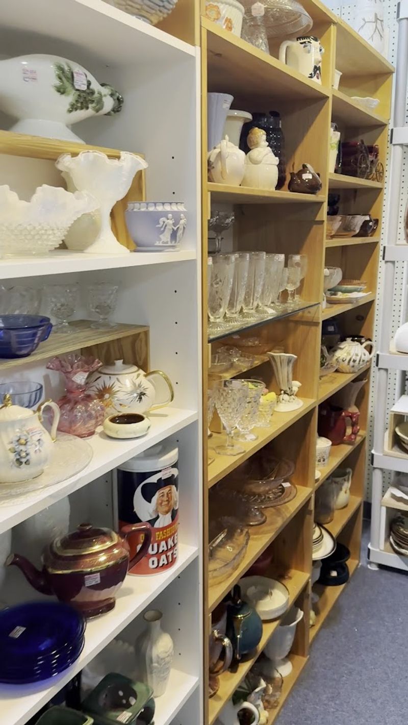 Pottery, Glassware, and the Art of Everyday Objects
