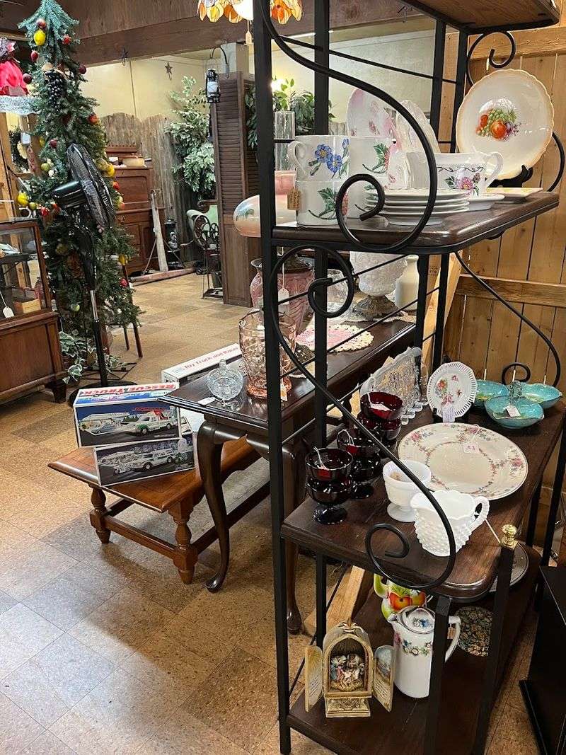 Pottery and Ceramics Worth Bringing Home