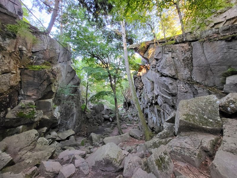 Purgatory Chasm State Reservation (Sutton)