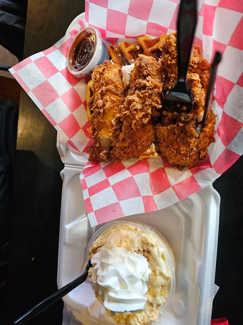 Ray's Chicken Kitchen and the Dessert Everyone Mentions