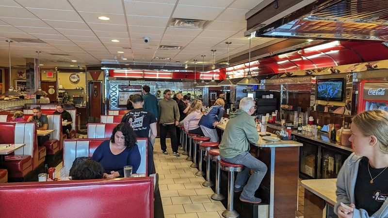 Red Leather Booths and Nostalgic Ambiance Worth Savoring