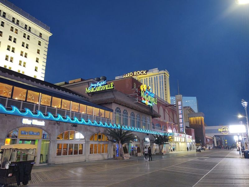 Restaurants That Respect the Ocean View