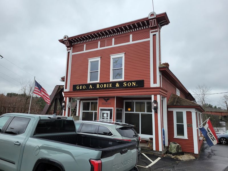 Robie's Country Store and Deli (Hooksett)