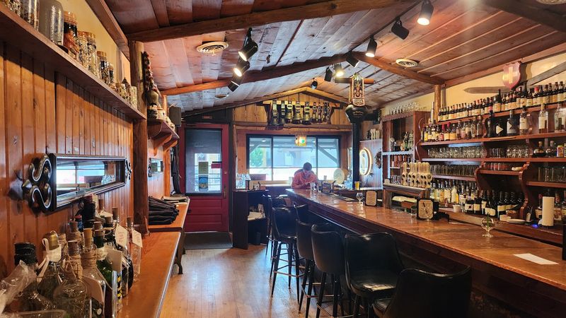 The Atmosphere That Makes Every Meal Feel Like an Event