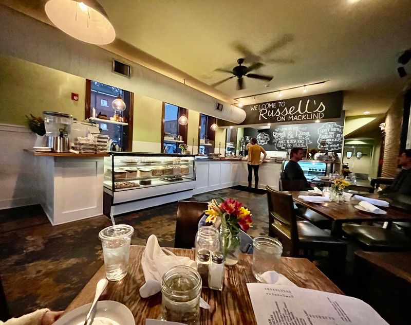 Russell's on Macklind
