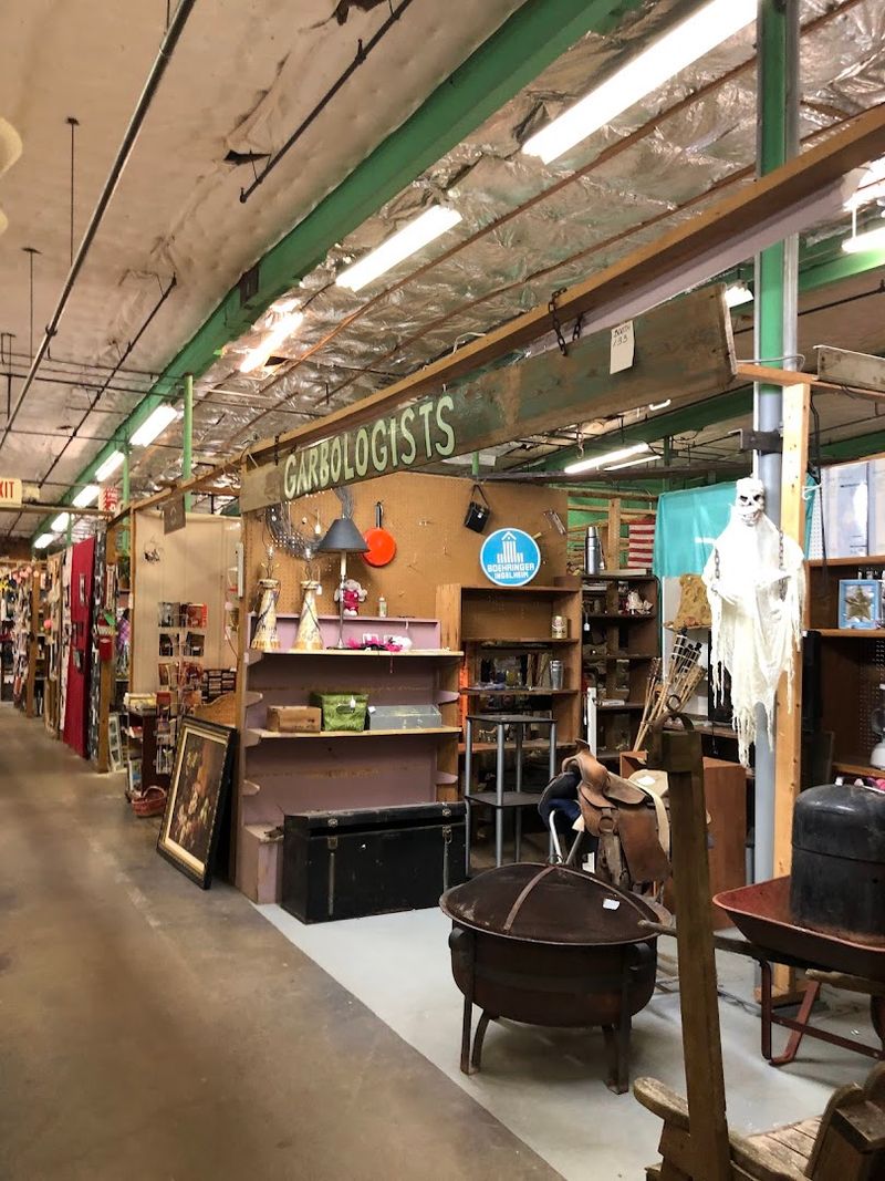 STD Flea Market, Springfield