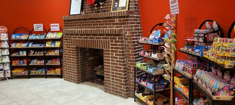 Santa's Candy Castle, Santa Claus