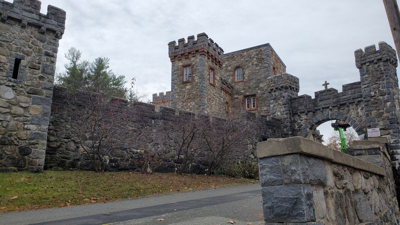 Searles Castle, Windham Searles Castle, Windham