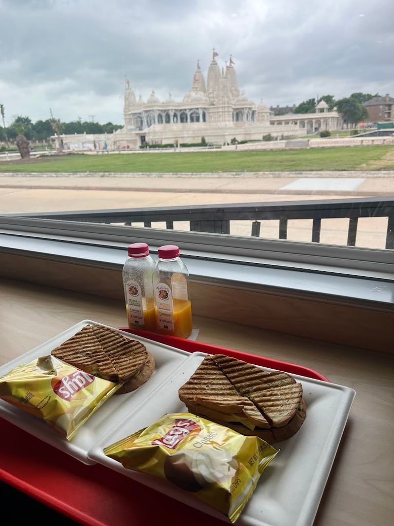 Shayona Cafe, the Vegetarian Gem Hidden on Campus