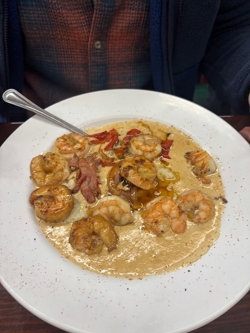 Shrimp and Grits Done the Right Way Shrimp and Grits Done the Right Way