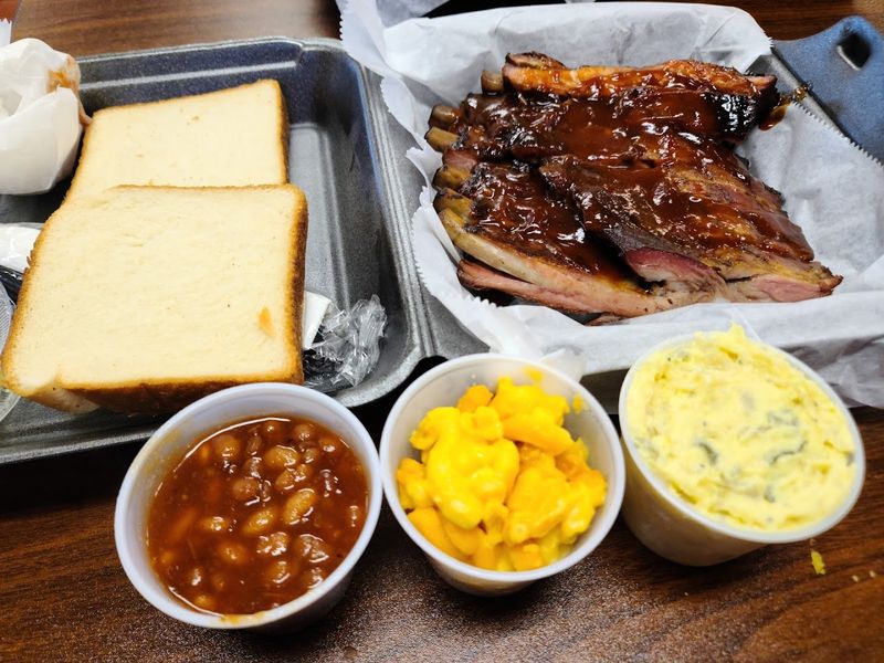 Slow-Smoked Ribs, Brisket, and Pulled Pork Worth the Drive