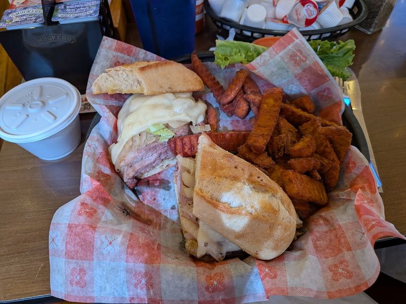 Smoked Meats and Lunch Options Worth Knowing About