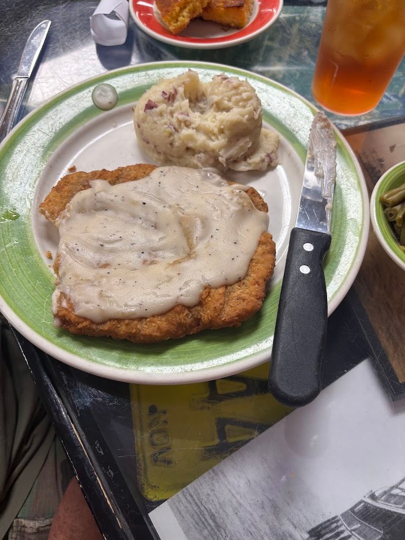 Southern Comfort Food That Actually Delivers on Its Promise Southern Comfort Food That Actually Delivers on Its Promise