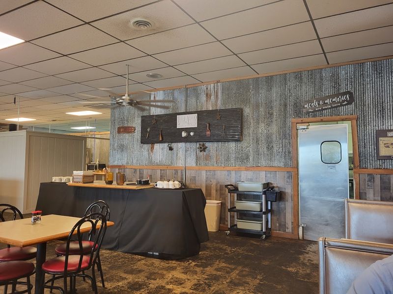 Southern Fried Kitchen in Buffalo Serves Fried Chicken Worth the Backroad Drive