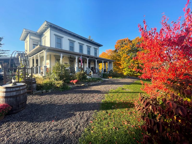 Mill Pond Inn & Tavern