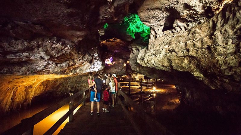 Stark Caverns, Eldon, Missouri Stark Caverns, Eldon, Missouri