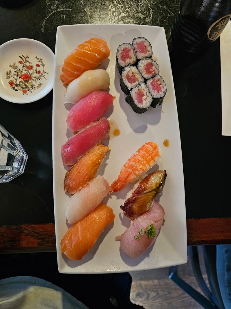 Sushi Neko Sushi Neko