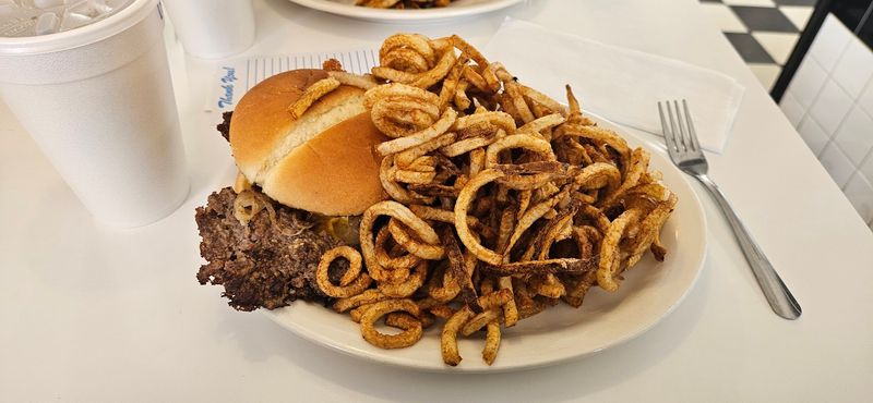 Suzy-Qs Are a Side Dish Worth the Hype