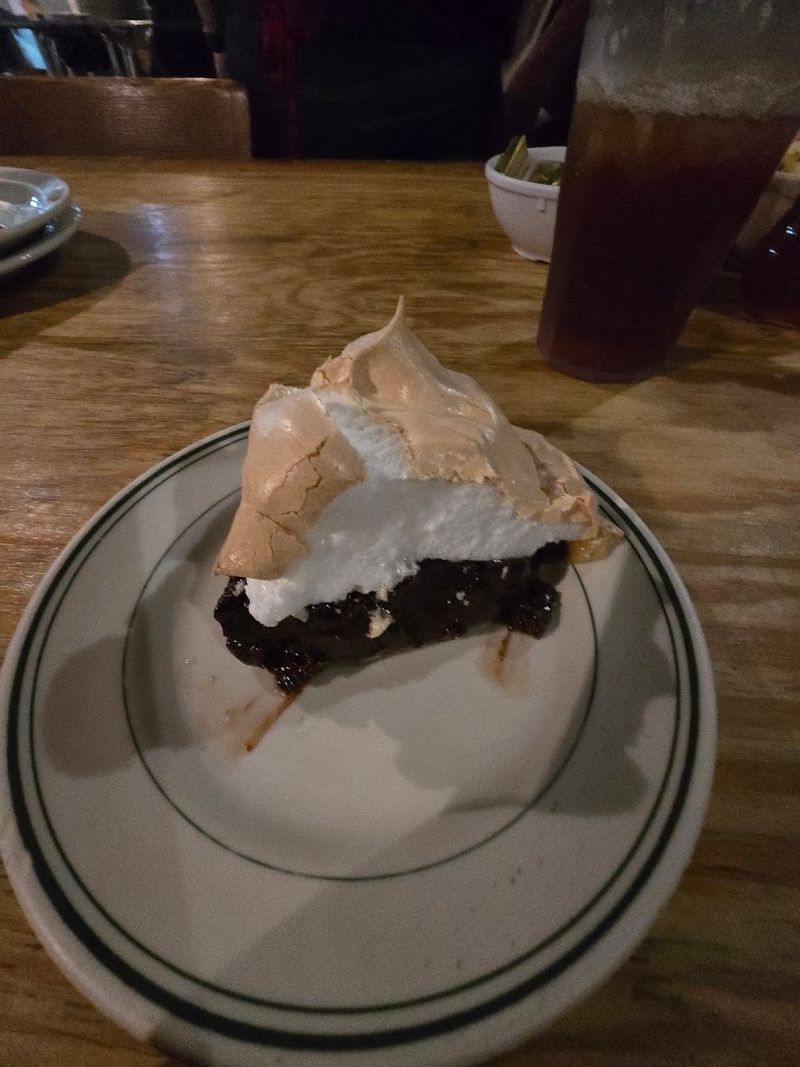 Sweet Finishes With Homemade Pies and Cakes