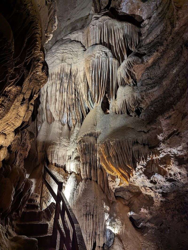 Talking Rocks Cavern, Branson West, Missouri Talking Rocks Cavern, Branson West, Missouri
