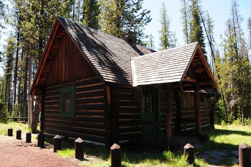 The 13 Rustic Cabins: Cozy and Charming