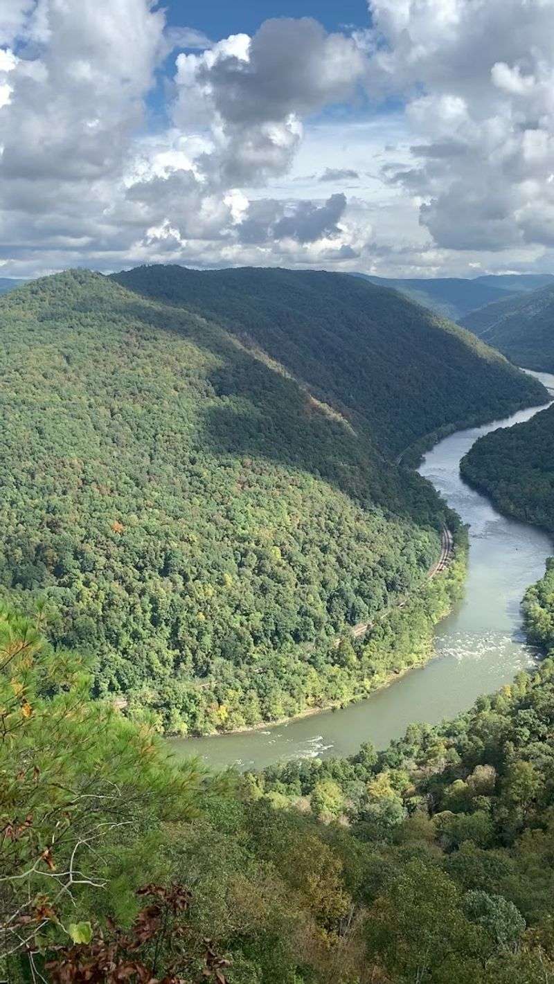 The Ancient New River and Its Jaw-Dropping Gorge