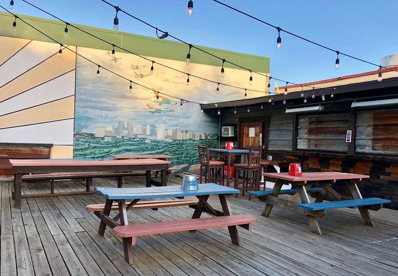 The Atmosphere Inside the Aledo Brick-and-Mortar