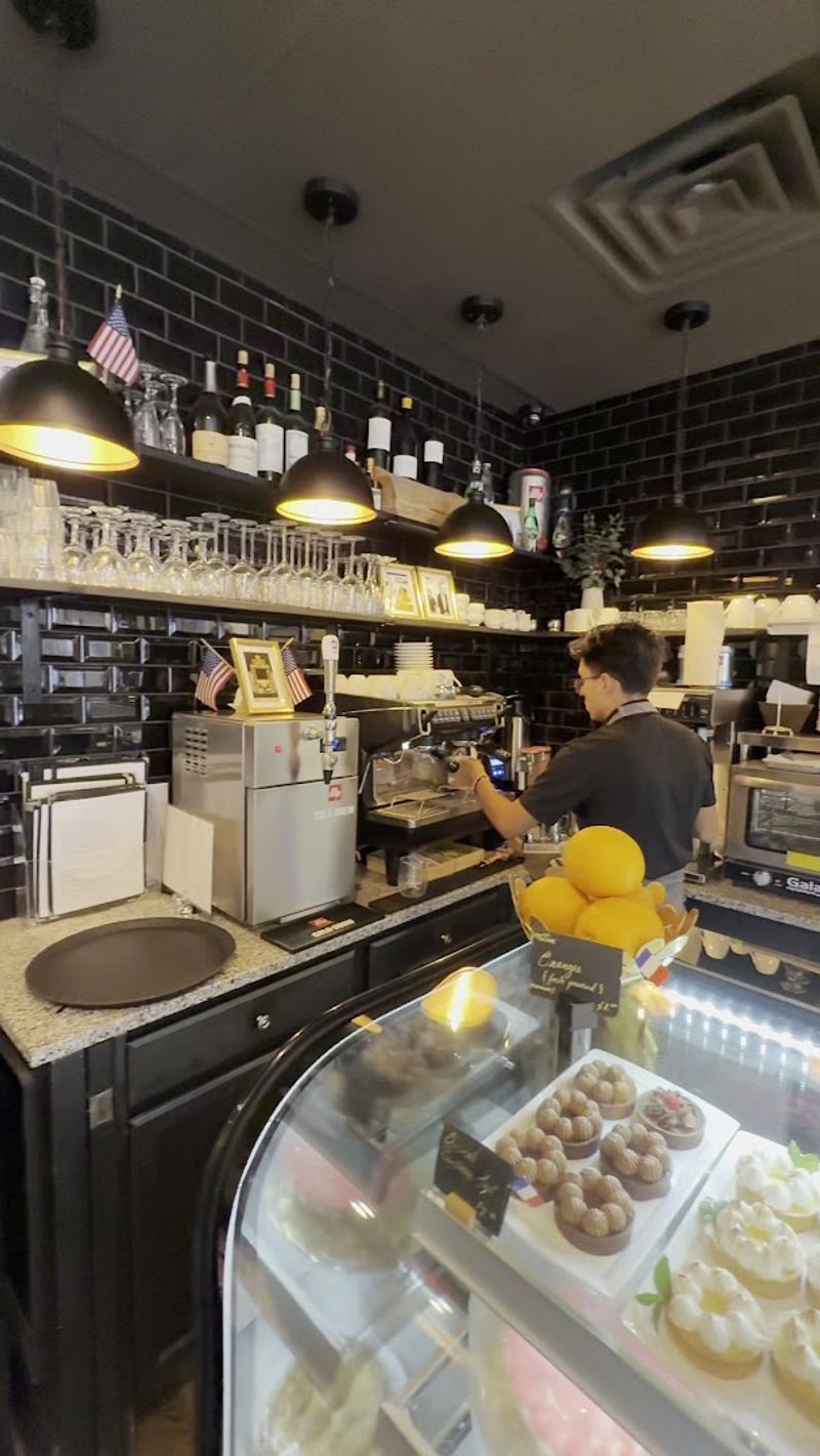 The Atmosphere Is Warm, the Staff Even Warmer