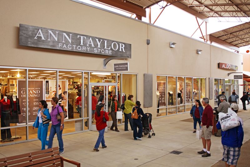 The Atmosphere and Layout That Makes Shopping Comfortable