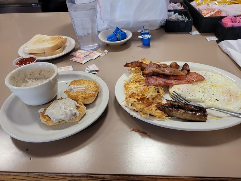 The Biscuits and Gravy That Keep People Coming Back